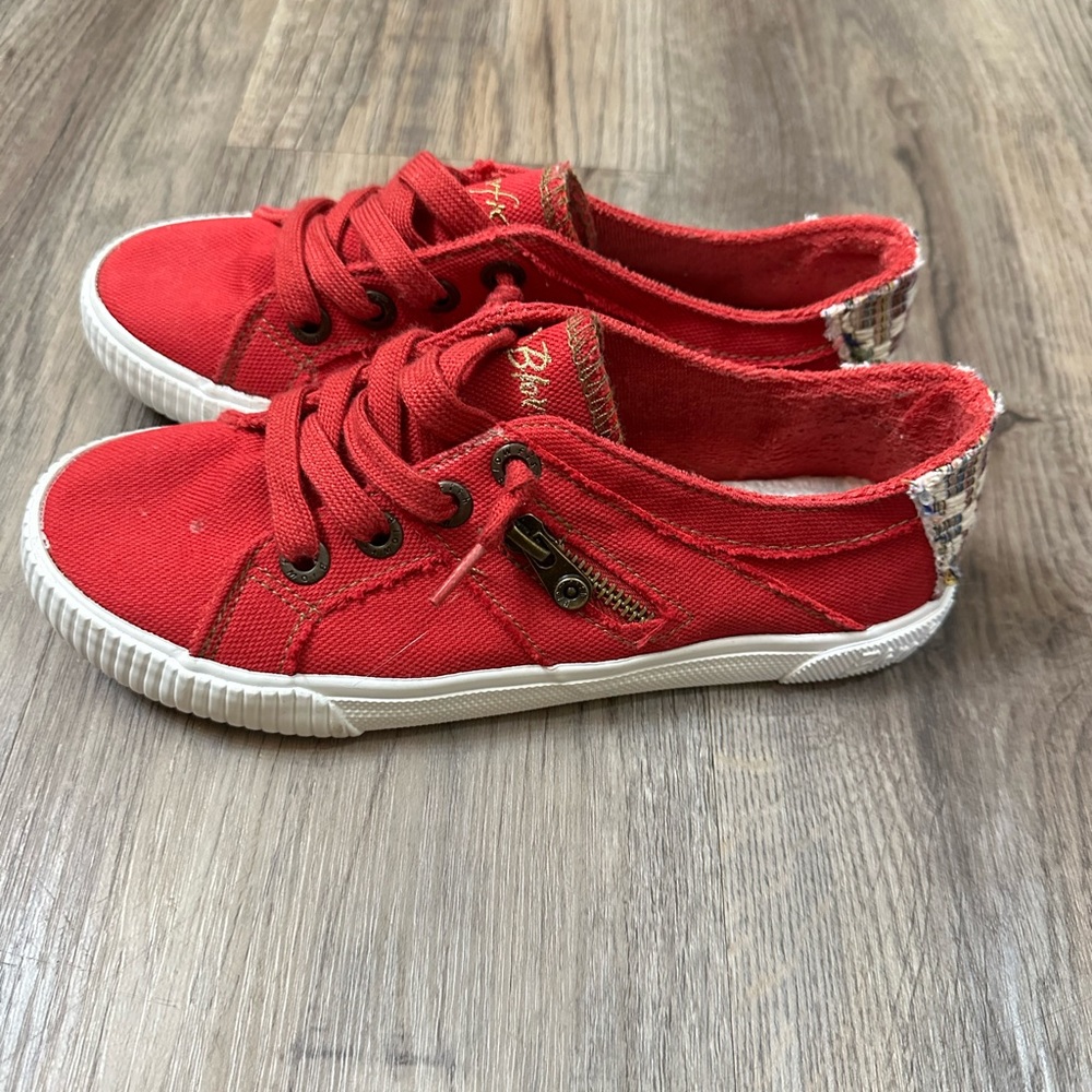 Shoes - Picture 3 of 4